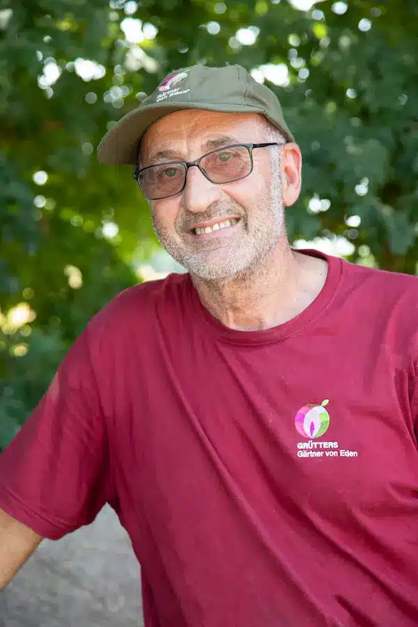 Hier stellen wir unseren neuen Mitarbieter Jona bei Gruetters Gaertner von Eden vor