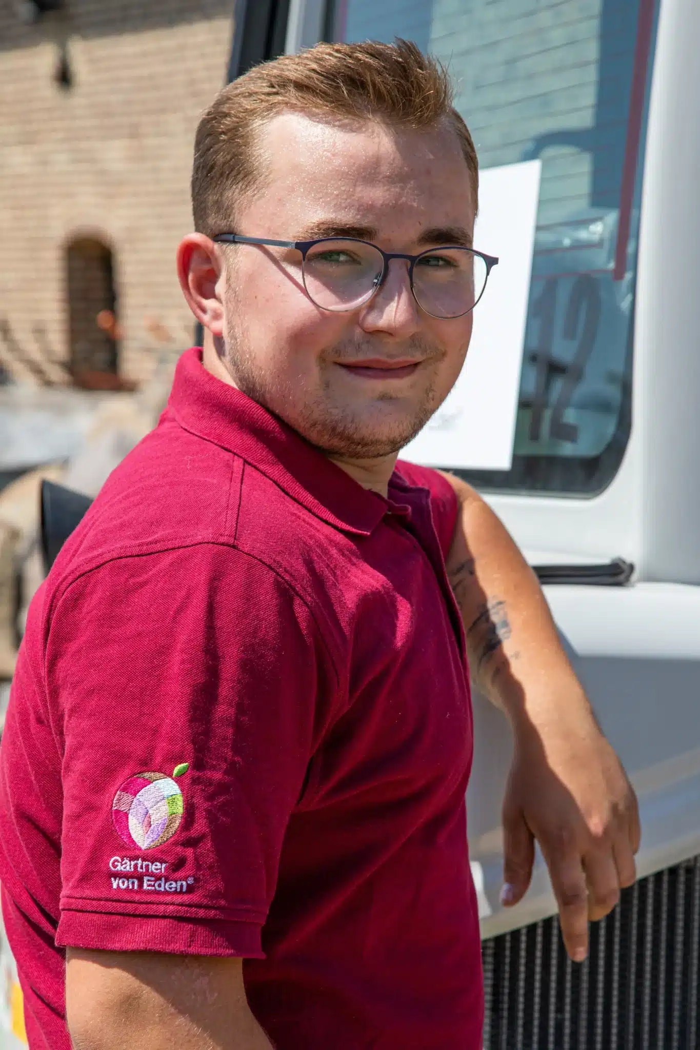 Junger Mitarbeiter aus der Bautechnik bei Grütters am Niederrhein